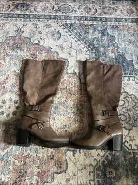 Women's Brown Mid-Calf Buckle Heeled Boots